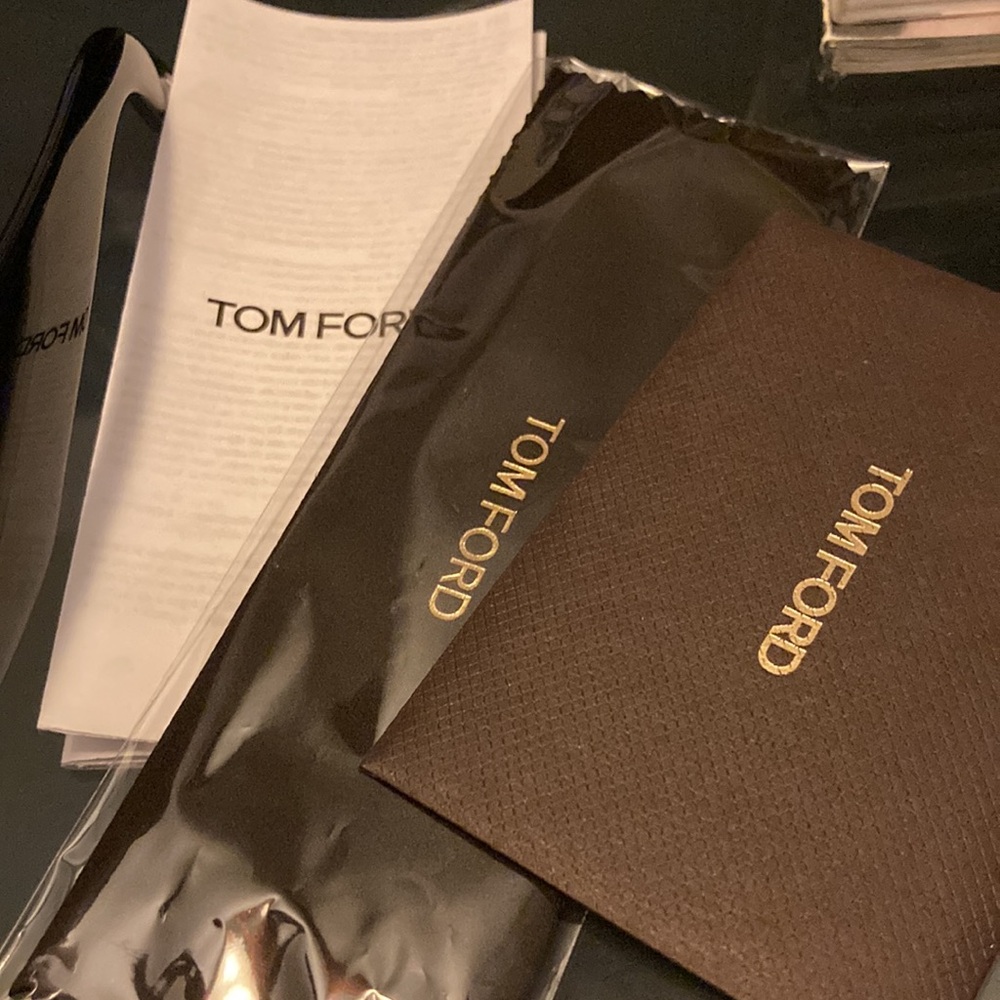Brand new Tom Ford Bronson sunglasses black/yellow lens. - Picture 2 of 7